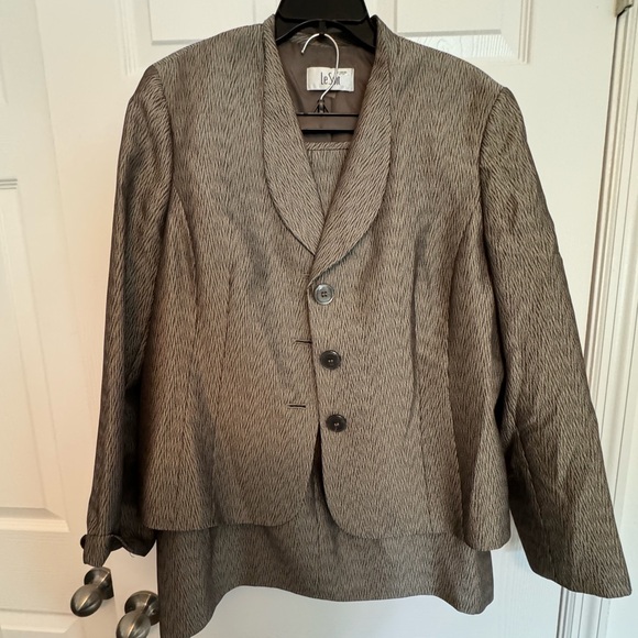 2pc Le Suit suit - Picture 1 of 3